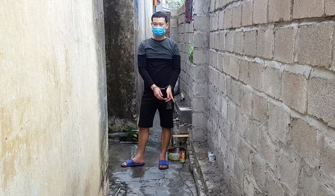 Bùi Văn Hiền tại hiện trường vụ án Bùi Văn Hiền tại hiện trường vụ án
