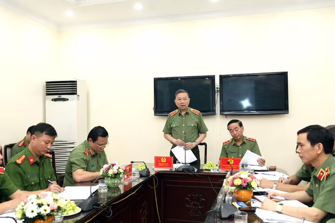 Đại tướng Tô Lâm, Ủy viên Bộ Chính trị, Bí thư Đảng ủy Công an Trung ương, Bộ trưởng Bộ Công an thăm và làm việc tại CAQ Ba Đình vào ngày 7/4/2021 Đại tướng Tô Lâm, Ủy viên Bộ Chính trị, Bí thư Đảng ủy Công an Trung ương, Bộ trưởng Bộ Công an thăm và làm việc tại CAQ Ba Đình vào ngày 7/4/2021