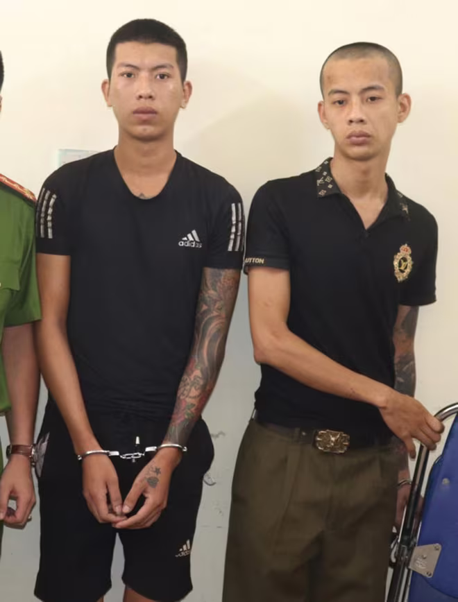 Hai anh em Sơn và Tiến Hai anh em Sơn và Tiến