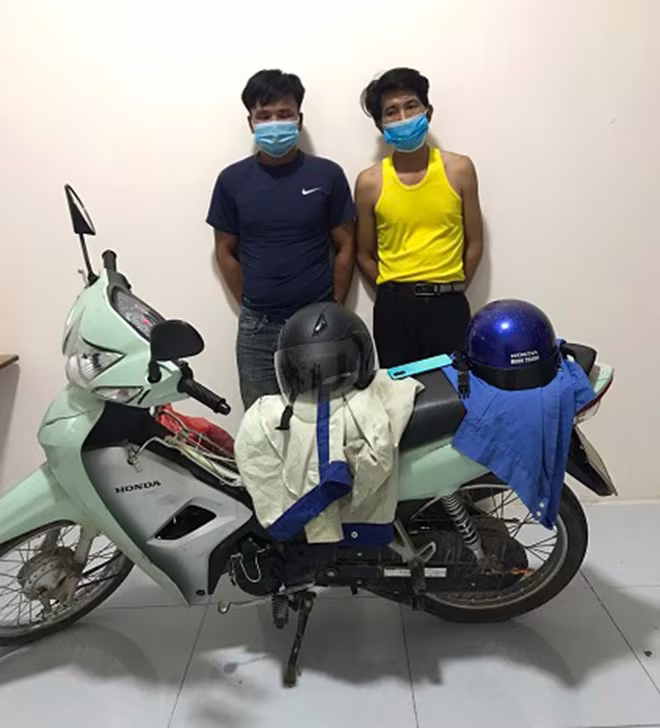 Đối tượng Hồng và Thành cùng tang vật