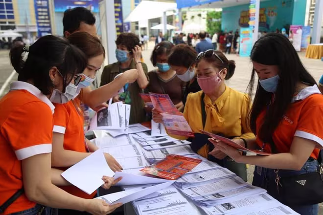 Các gian hàng tham gia hội chợ đều chào bán các gói kích cầu với nhiều ưu đãi về giá và chất lượng dịch vụ Các gian hàng tham gia hội chợ đều chào bán các gói kích cầu với nhiều ưu đãi về giá và chất lượng dịch vụ