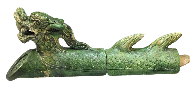 Ngói rồng men xanh lục thời Lê sơ (ảnh: Viện Nghiên cứu Kinh thành) Ngói rồng men xanh lục thời Lê sơ (ảnh: Viện Nghiên cứu Kinh thành)