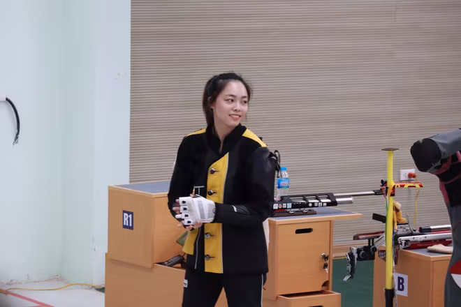 Nữ xạ thủ Phí Thanh Thảo trong phần thi sáng 16-5 (Ảnh: Bùi Lượng) Nữ xạ thủ Phí Thanh Thảo trong phần thi sáng 16-5 (Ảnh: Bùi Lượng)