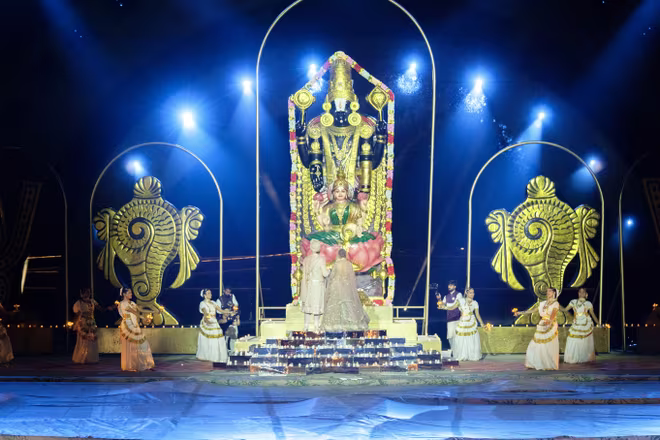 Sân khấu show nghệ thuật đa phương tiện “Nụ hôn của biển cả” được chọn là nơi tổ chức đám cưới