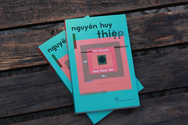 Tiểu luận-phê bình &quot;Trò chuyện với hoa thuỷ tiên và...&quot; do NXB Trẻ tái bản, có bổ sung bài viết mới. Trước đây, một số bài viết trong tập này từng được xuất bản với tên gọi &quot;Giăng lưới bắt chim&quot;