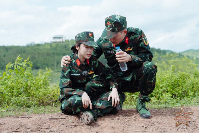 “Cặp đôi hàng xóm” LyLy và Anh Tú