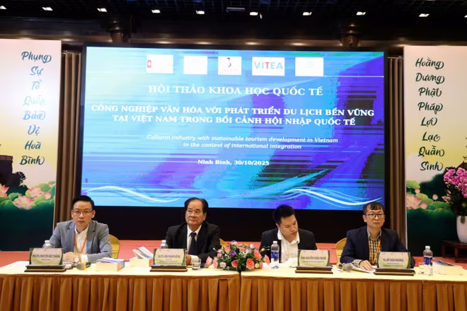Hội thảo Khoa học quốc tế Công nghiệp văn hoá với phát triển du lịch bền vững tại Việt Nam trong bối cảnh hội nhập quốc tế. Được tổ chức bởi Hiệp hội Du lịch Việt Nam