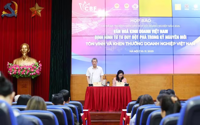&quot;Diễn đàn 2025 không chỉ tổng kết một chặng đường, mà còn mở ra hướng đi mới, nơi văn hóa kinh doanh được xem là nền tảng cho năng lực cạnh tranh và bản sắc của doanh nghiệp Việt Nam trong kỷ nguyên hội nhập sâu rộng&quot;, Chủ tịch VNABC Hồ Anh Tuấn nhấn mạnh