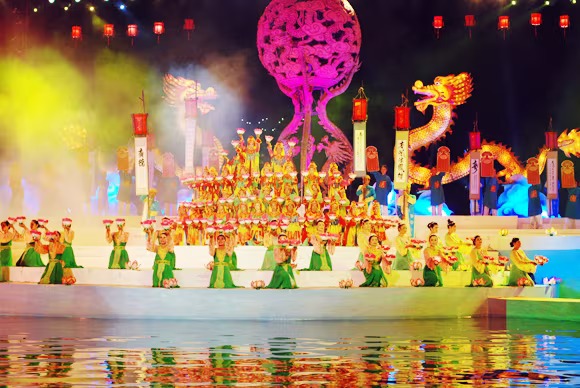Nhìn lại 9 ngày sôi nổi của Festival Huế 2012 ảnh 7 Nhìn lại 9 ngày sôi nổi của Festival Huế 2012 ảnh 7
