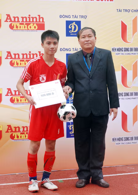 THPT Lômônôxốp lên ngôi vô địch đầy ngoạn mục ảnh 11 THPT Lômônôxốp lên ngôi vô địch đầy ngoạn mục ảnh 11