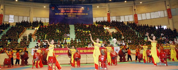 Khai mạc Hội thi bắn súng, võ thuật thanh niên Công an năm 2013 ảnh 3 Khai mạc Hội thi bắn súng, võ thuật thanh niên Công an năm 2013 ảnh 3