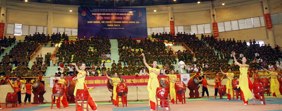 Khai mạc Hội thi bắn súng, võ thuật thanh niên Công an năm 2013 ảnh 3 Khai mạc Hội thi bắn súng, võ thuật thanh niên Công an năm 2013 ảnh 3