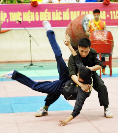 Khai mạc Hội thi bắn súng, võ thuật thanh niên Công an năm 2013 ảnh 5 Khai mạc Hội thi bắn súng, võ thuật thanh niên Công an năm 2013 ảnh 5