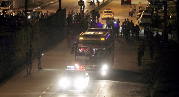 Dàn sao Arsenal âm thầm đổ bộ xuống Hà Nội ảnh 8 Dàn sao Arsenal âm thầm đổ bộ xuống Hà Nội ảnh 8