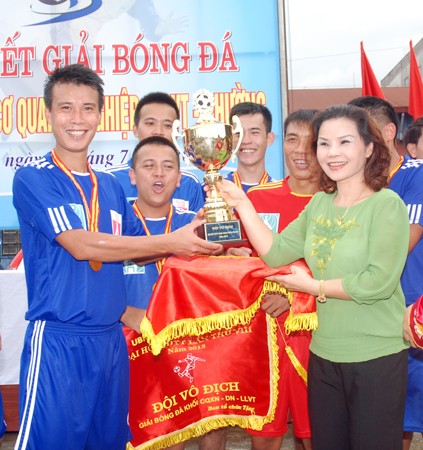 Thắng nghẹt thở, đội bóng Hội Nhà báo TP Hà Nội vô địch ảnh 12 Thắng nghẹt thở, đội bóng Hội Nhà báo TP Hà Nội vô địch ảnh 12