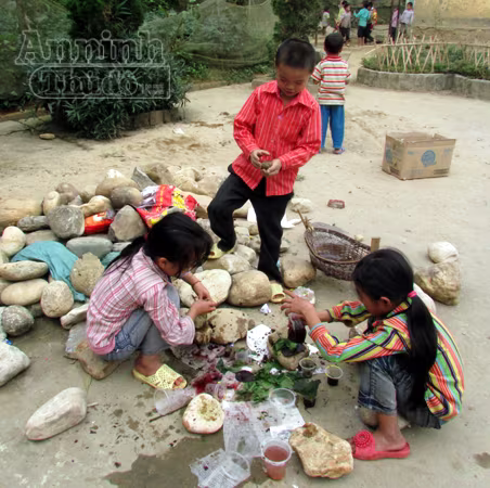 Tuổi thơ đầy ắp tiếng cười nơi vùng cao nghèo khó ảnh 5