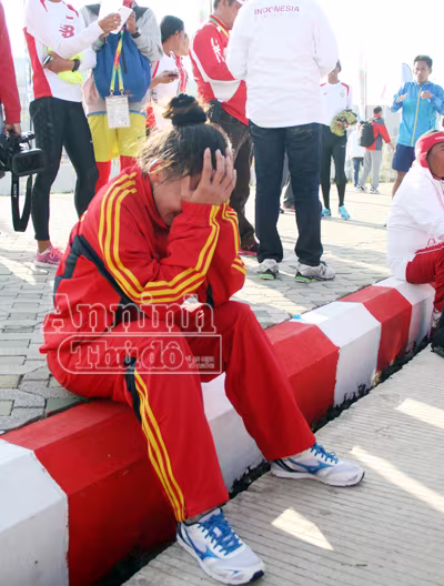 Thanh Phúc khóc ngất khi bị "cướp trắng" HCV ảnh 6