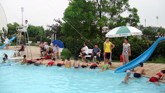 Những công trình thể thao triệu đô biến dạng vì kiếm tiền ảnh 13