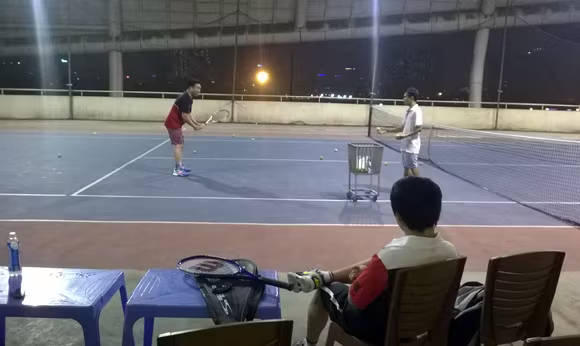 Những công trình thể thao triệu đô biến dạng vì kiếm tiền ảnh 8