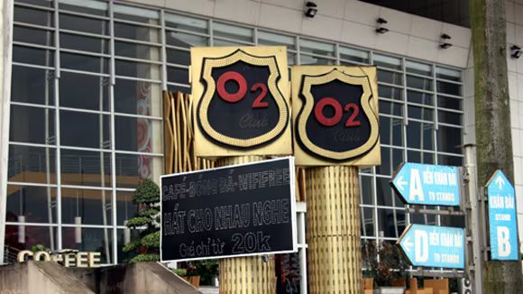 Những công trình thể thao triệu đô biến dạng vì kiếm tiền ảnh 5