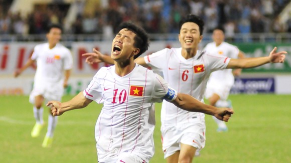 Nhìn lại "cơn sốt" U19 Việt Nam qua 7 khoảnh khắc ấn tượng ảnh 4 Nhìn lại "cơn sốt" U19 Việt Nam qua 7 khoảnh khắc ấn tượng ảnh 4