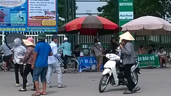 BTC dừng bán, phe vé trận U19 Việt Nam - U19 Nhật Bản, thỏa sức hét giá ảnh 3 BTC dừng bán, phe vé trận U19 Việt Nam - U19 Nhật Bản, thỏa sức hét giá ảnh 3