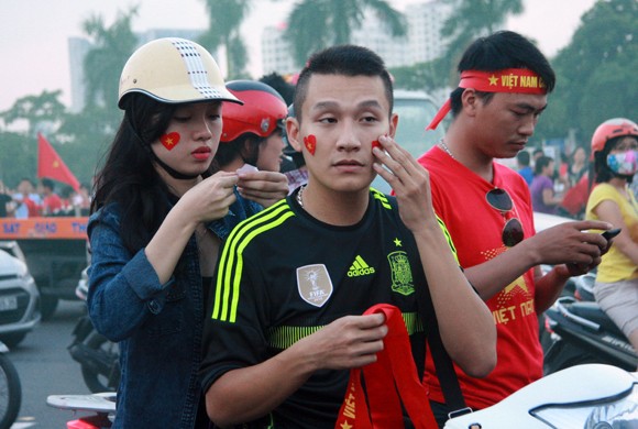 Cờ đỏ sao vàng phủ đỏ Mỹ Đình trong trận chung kết U19 Việt Nam - U19 Nhật Bản ảnh 5 Cờ đỏ sao vàng phủ đỏ Mỹ Đình trong trận chung kết U19 Việt Nam - U19 Nhật Bản ảnh 5