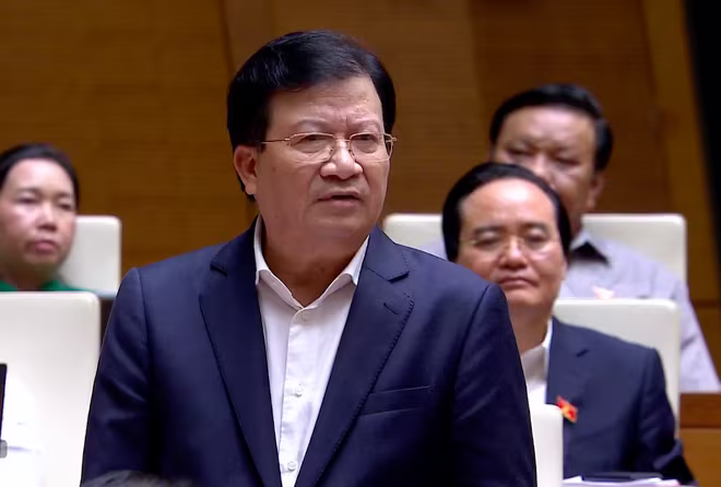 Phó Thủ tướng Trịnh Đình Dũng phát biểu trước Quốc hội, chiều 6-11 Phó Thủ tướng Trịnh Đình Dũng phát biểu trước Quốc hội, chiều 6-11