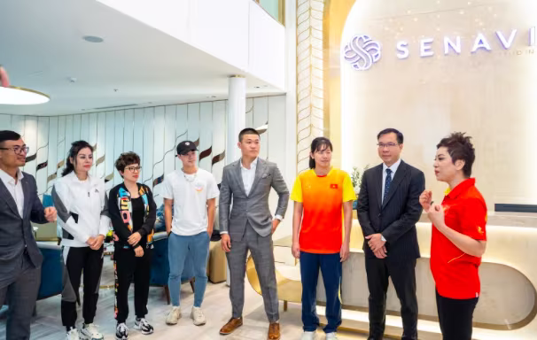 Một số VĐV nổi bật như Ánh Viên, Xuân Vinh, Toàn, Đình Hoàng... trải nghiệm dịch vụ và tham qua mô hình làm việc tại Senavi