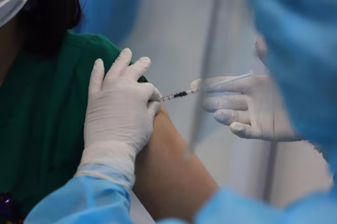 Cần bảo đảm minh bạch, bình đẳng trong việc tiếp cận vaccine của người dân Cần bảo đảm minh bạch, bình đẳng trong việc tiếp cận vaccine của người dân