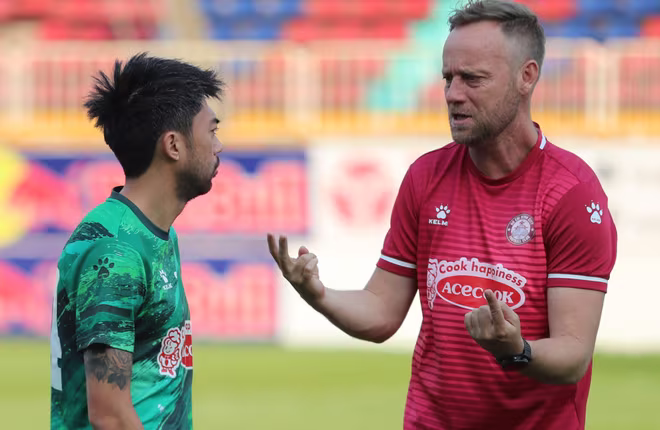 ĐT Thái Lan muốn tận dụng hiểu biết của HLV Polking để đánh bại tuyển Việt Nam tại AFF Cup tới