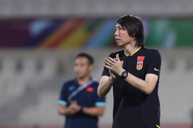 HLV Li Tie thừa nhận chiến thắng nhờ may mắn