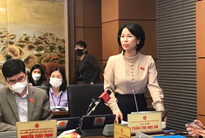 Đại biểu Quốc hội, Giám đốc Sở Y tế Hà Nội Trần Thị Nhị Hà phát biểu thảo luận tổ, sáng 21-10 Đại biểu Quốc hội, Giám đốc Sở Y tế Hà Nội Trần Thị Nhị Hà phát biểu thảo luận tổ, sáng 21-10