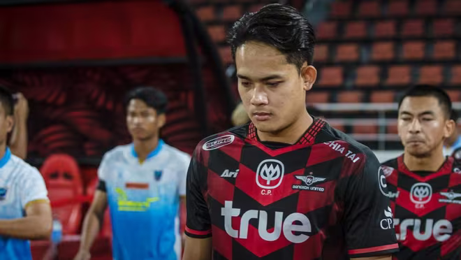 Tuyển Thái Lan mất hậu vệ trụ cột Peerapat Notechaiya vì chấn thương (Ảnh: Thairath) Tuyển Thái Lan mất hậu vệ trụ cột Peerapat Notechaiya vì chấn thương (Ảnh: Thairath)