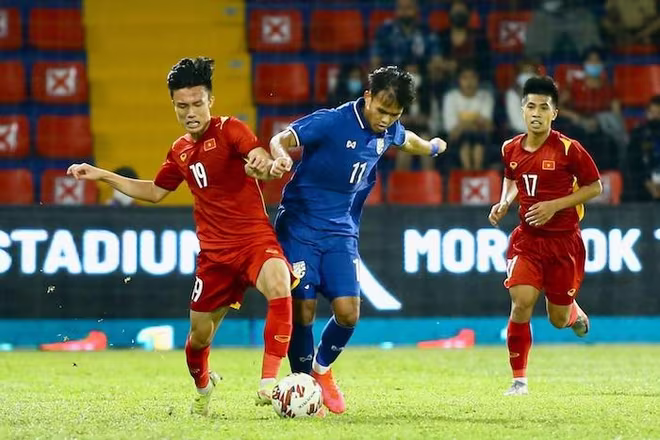 U23 Việt Nam (áo đỏ) từng thắng cả U23 Trung Quốc và U23 Thái Lan ở trận đấu gần nhất U23 Việt Nam (áo đỏ) từng thắng cả U23 Trung Quốc và U23 Thái Lan ở trận đấu gần nhất
