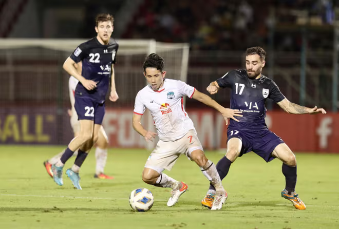 HAGL (giữa) giành 5 điểm, bao gồm 1 chiến thắng tại AFC Champions League 2022