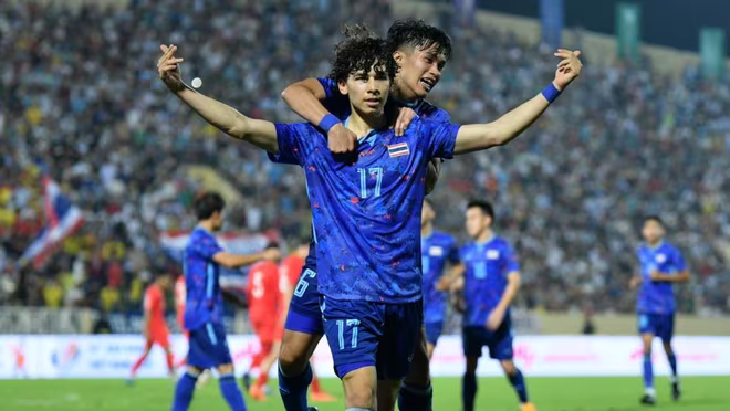 Ben Davis (17) hạnh phúc với bàn thắng đầu tiên cho U23 Thái Lan Ben Davis (17) hạnh phúc với bàn thắng đầu tiên cho U23 Thái Lan