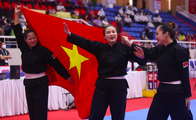 Pencak silat Việt Nam giành HCV đầu tiên SEA Games 31 ở nội dung biểu diễn tập thể nữ
