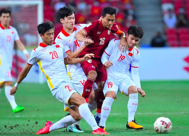 Hoàng Đức tiết lộ Quang Hải (19) sẽ trở lại ở trận gặp Malaysia ngày 27-12 tới Hoàng Đức tiết lộ Quang Hải (19) sẽ trở lại ở trận gặp Malaysia ngày 27-12 tới