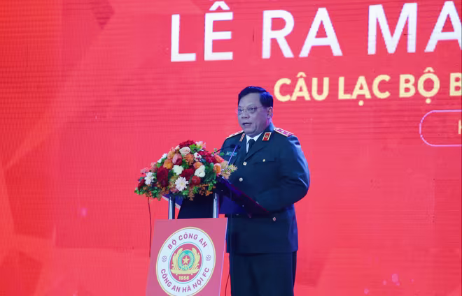 Trung tướng Nguyễn Hải Trung - Giám đốc CATP Hà Nội - thay mặt Đảng uỷ, Ban Giám đốc CATP, Chủ tịch CLB Công an Hà Nội - tiếp thu chỉ đạo của lãnh đạo Bộ Công an, TP Hà Nội Trung tướng Nguyễn Hải Trung - Giám đốc CATP Hà Nội - thay mặt Đảng uỷ, Ban Giám đốc CATP, Chủ tịch CLB Công an Hà Nội - tiếp thu chỉ đạo của lãnh đạo Bộ Công an, TP Hà Nội