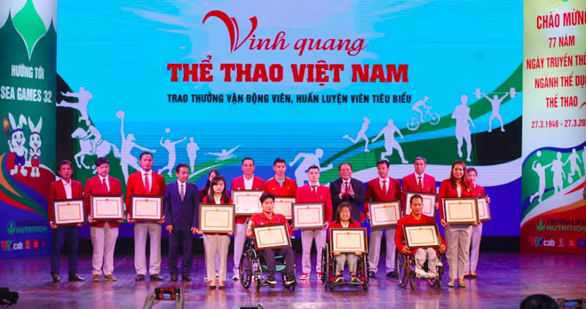Trao thưởng và vinh danh những VĐV, HLV tiêu biểu của thể thao Việt Nam trong năm 2022