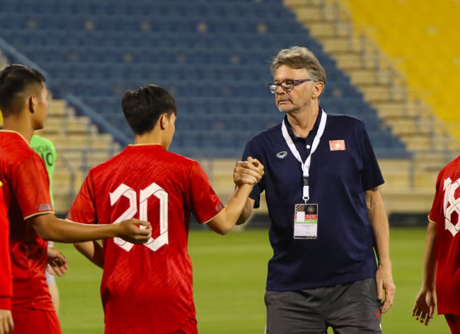 HLV Troussier hài lòng khi học trò có trải nghiện quý báu tại Doha Cup 2023 HLV Troussier hài lòng khi học trò có trải nghiện quý báu tại Doha Cup 2023