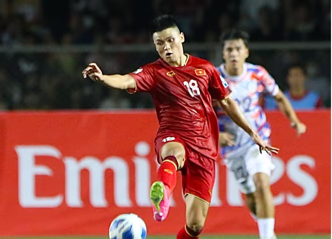 Tuấn Hải bỏ lỡ vài cơ hội, trước khi Đình Bắc ấn định 2-0 ở thời gian bù giờ Tuấn Hải bỏ lỡ vài cơ hội, trước khi Đình Bắc ấn định 2-0 ở thời gian bù giờ