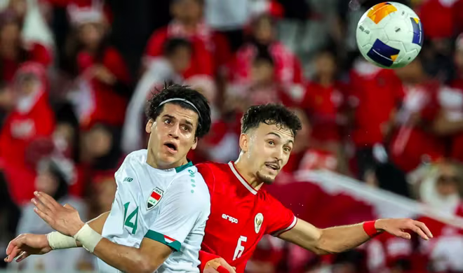 Indonesia (áo đỏ) thiếu chiều sâu đội hình và phụ thuộc vào cầu thủ nhập tịch Indonesia (áo đỏ) thiếu chiều sâu đội hình và phụ thuộc vào cầu thủ nhập tịch