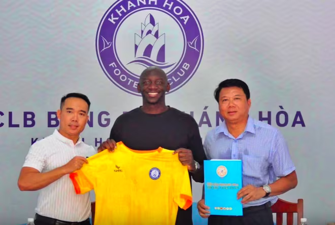 CLB Khánh Hoà gặp rắc rối với ngoại binh Mamadou Guirassy