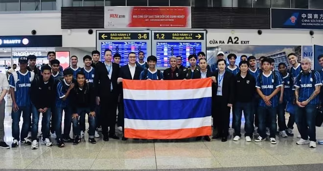 Tuyển Thái Lan có mặt tại Hà Nội, tối 5-9