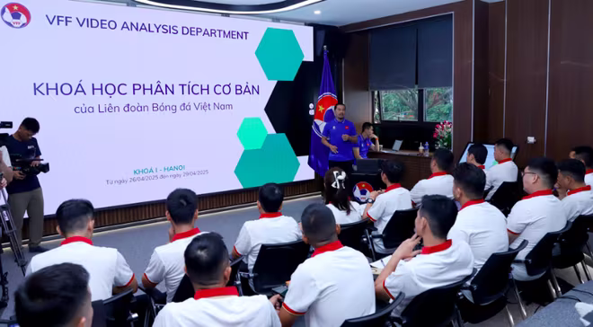 Bóng đá Việt Nam lần đầu có khóa học phân tích Bóng đá Việt Nam lần đầu có khóa học phân tích