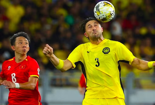 Trung vệ gốc Argentina - Facundo Garces (3) trong trận Malaysia thắng Việt Nam 4-0 ngày 10-6 Trung vệ gốc Argentina - Facundo Garces (3) trong trận Malaysia thắng Việt Nam 4-0 ngày 10-6