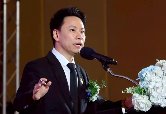 Bộ trưởng Bộ Du lịch và Thể thao Thái Lan - Atthakorn Sirilathayakorn