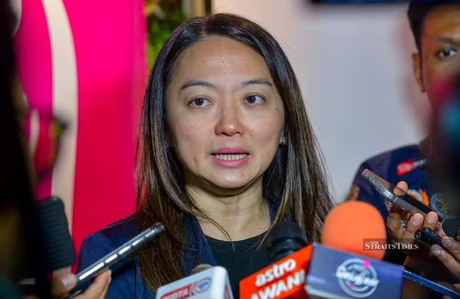 Bộ trưởng Thanh niên và Thể thao Malaysia - Hannah Yeoh nghiêm cấm FAM dùng tiền Chính phủ hỗ trợ để nộp phạt hay theo kiện trong bê bối nhập tịch cầu thủ Bộ trưởng Thanh niên và Thể thao Malaysia - Hannah Yeoh nghiêm cấm FAM dùng tiền Chính phủ hỗ trợ để nộp phạt hay theo kiện trong bê bối nhập tịch cầu thủ